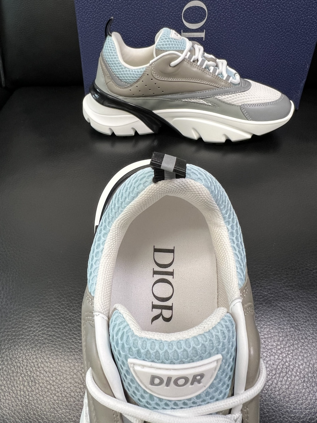Dior 顶级工艺品 迪奥 专柜同步 原厂配置，意大利进口原版牛皮面料，透气舒适进口水染牛里垫，鞋底：原