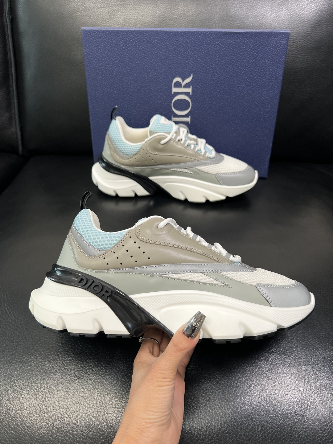 Dior 顶级工艺品 迪奥 专柜同步 原厂配置，意大利进口原版牛皮面料，透气舒适进口水染牛里垫，鞋底：原