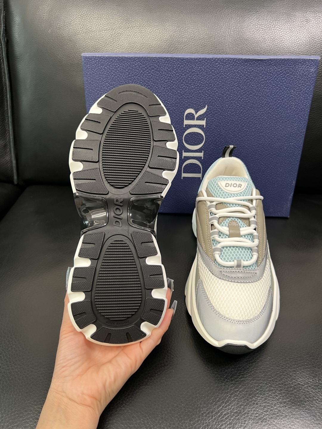 Dior 顶级工艺品 迪奥 专柜同步 原厂配置，意大利进口原版牛皮面料，透气舒适进口水染牛里垫，鞋底：原