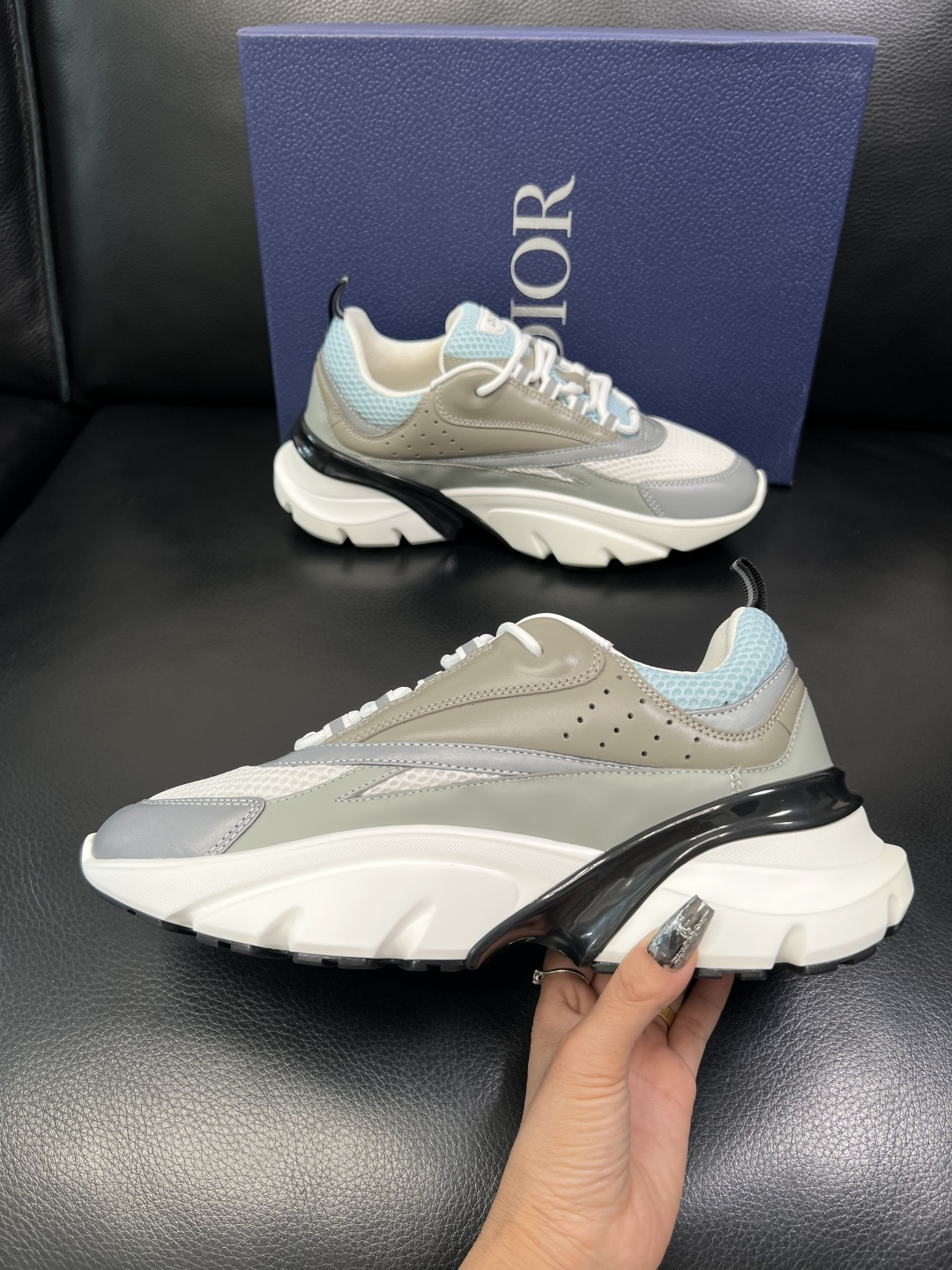 Dior 顶级工艺品 迪奥 专柜同步 原厂配置，意大利进口原版牛皮面料，透气舒适进口水染牛里垫，鞋底：原