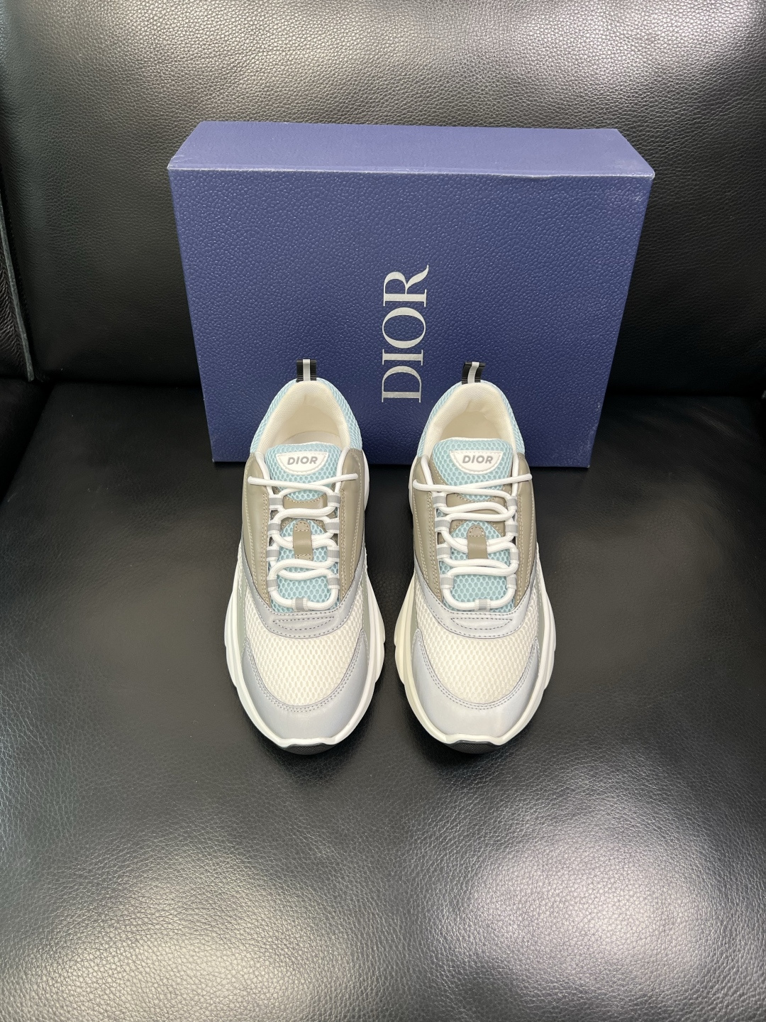Dior 顶级工艺品 迪奥 专柜同步 原厂配置，意大利进口原版牛皮面料，透气舒适进口水染牛里垫，鞋底：原