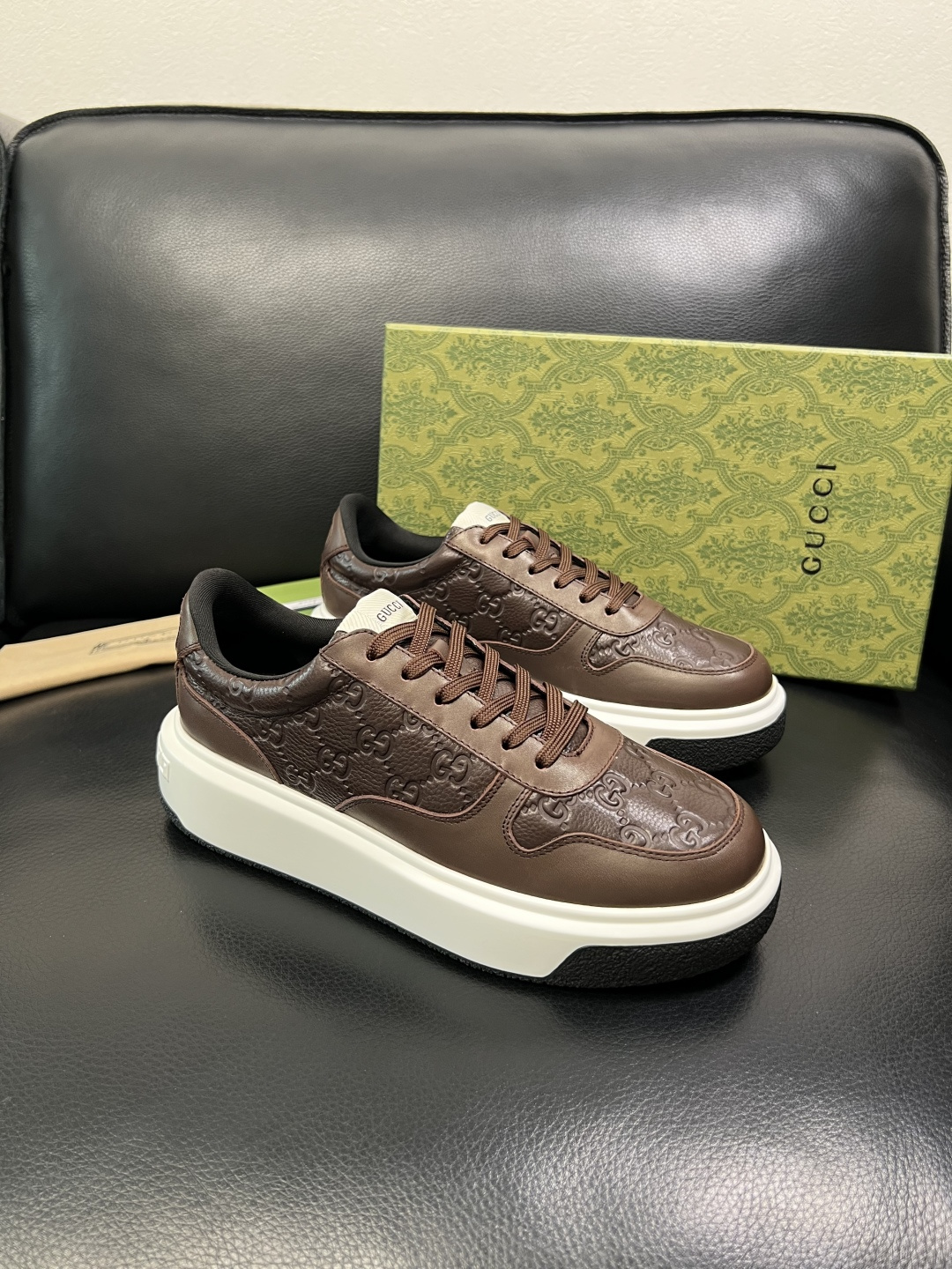 Gucci 高品质 顶级工艺品 古奇 专柜新款原厂配置，意大利进口牛皮面料，进口牛皮内里垫，透气舒适，鞋