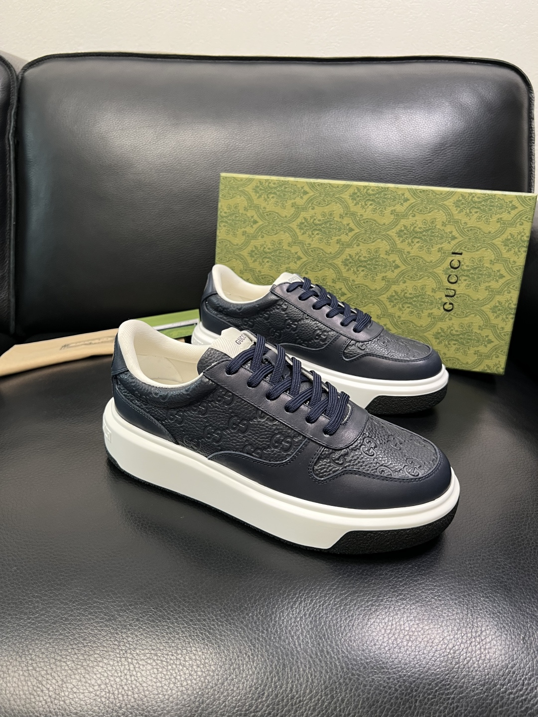 Gucci 高品质 顶级工艺品 古奇 专柜新款原厂配置，意大利进口牛皮面料，进口牛皮内里垫，透气舒适，鞋