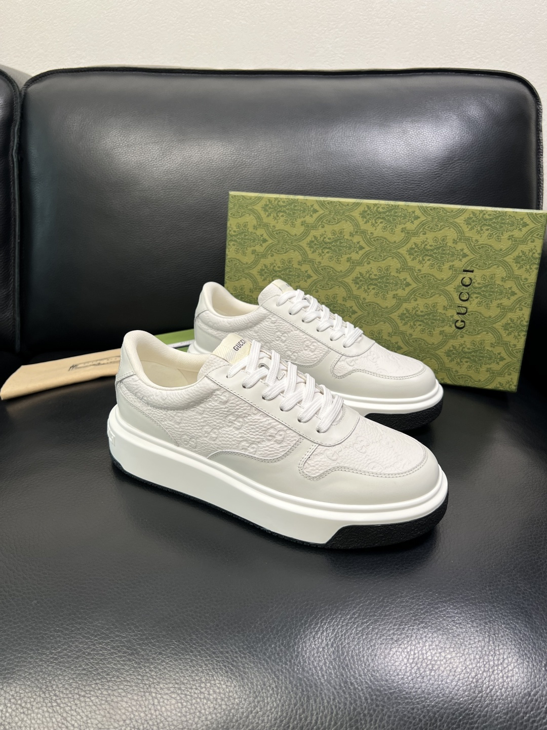 Gucci 高品质 顶级工艺品 古奇 专柜新款原厂配置，意大利进口牛皮面料，进口牛皮内里垫，透气舒适，鞋