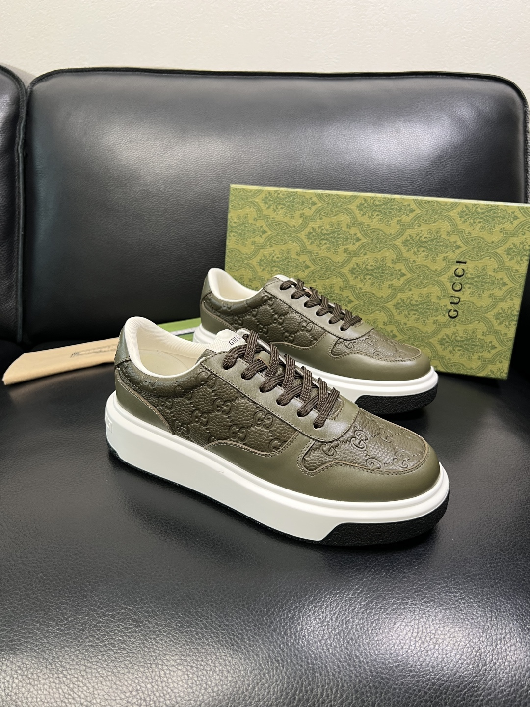 Gucci 高品质 顶级工艺品 古奇 专柜新款原厂配置，意大利进口牛皮面料，进口牛皮内里垫，透气舒适，鞋