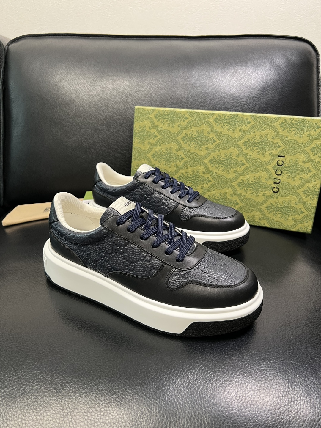 Gucci 高品质 顶级工艺品 古奇 专柜新款原厂配置，意大利进口牛皮面料，进口牛皮内里垫，透气舒适，鞋