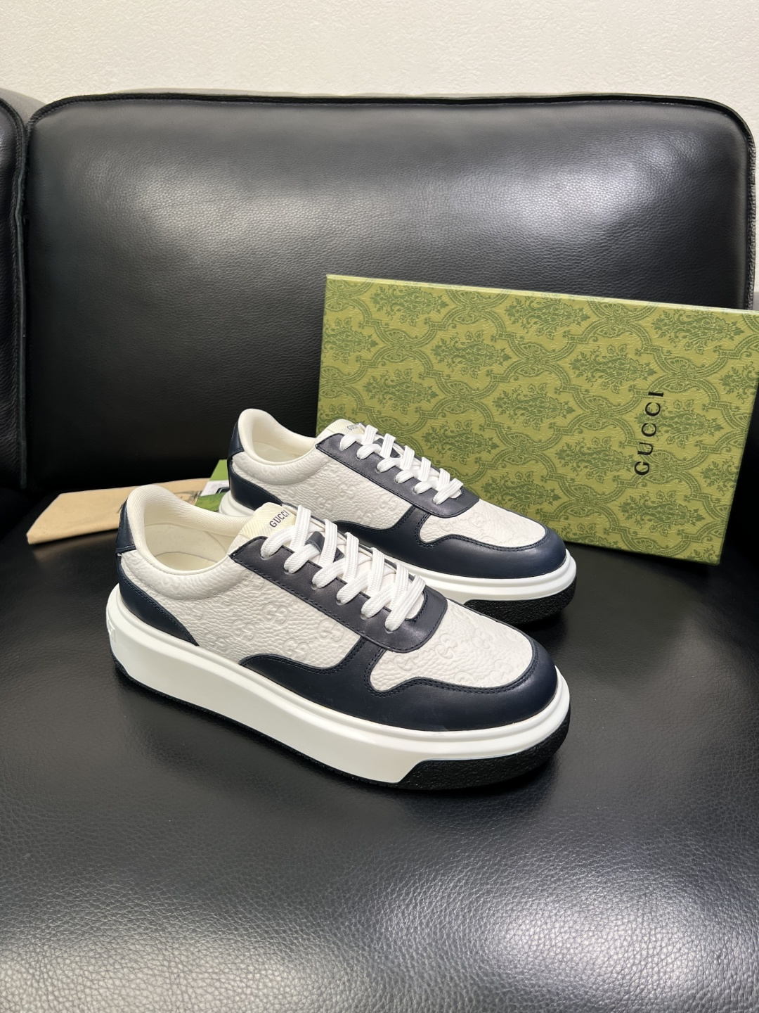 Gucci 高品质 顶级工艺品 古奇 专柜新款原厂配置，意大利进口牛皮面料，进口牛皮内里垫，透气舒适，鞋