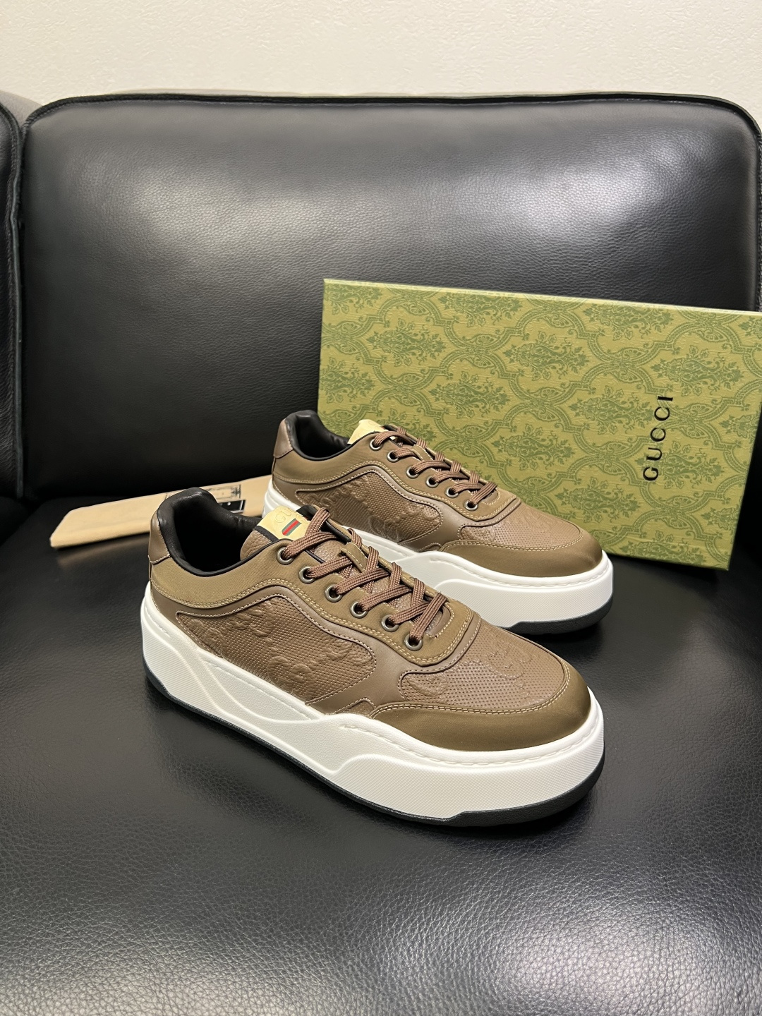 Gucci 高品质 顶级工艺品 古奇 专柜新款原厂配置，意大利进口牛皮面料，进口牛皮内里垫，透气舒适，鞋