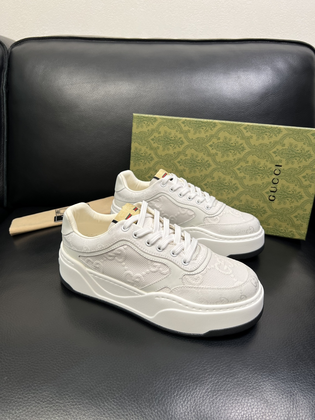 Gucci 高品质 顶级工艺品 古奇 专柜新款原厂配置，意大利进口牛皮面料，进口牛皮内里垫，透气舒适，鞋