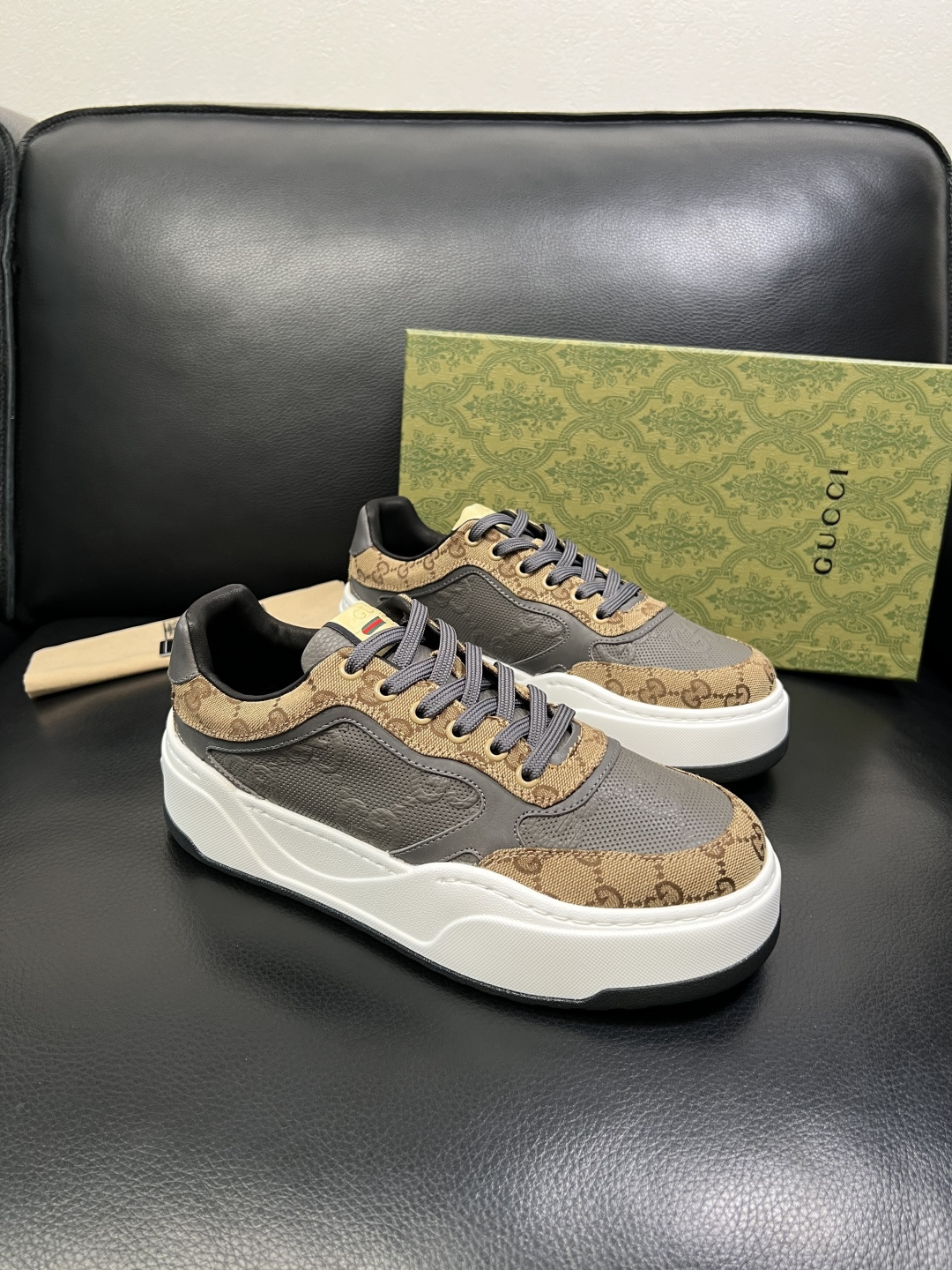 Gucci 高品质 顶级工艺品 古奇 专柜新款原厂配置，意大利进口牛皮面料，进口牛皮内里垫，透气舒适，鞋