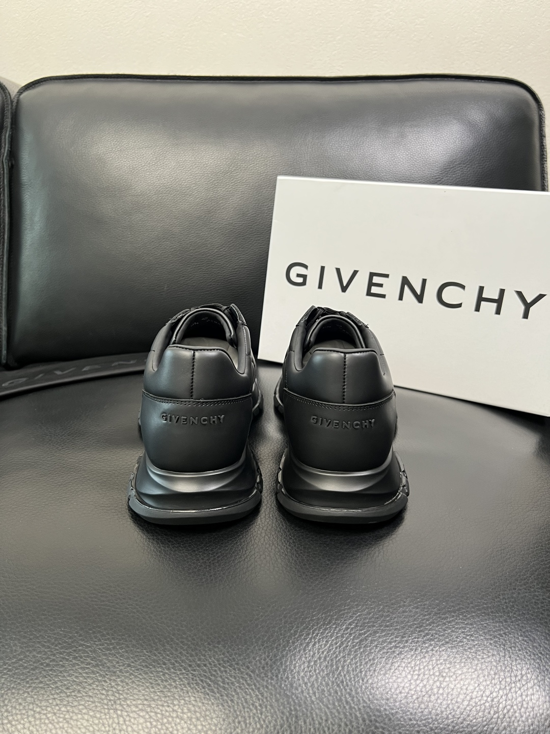 ⚠️只换码不退⚠️ Givenchy 高品质 纪梵希 顶级工艺品 专柜新品同步，鞋面意大利进口牛皮拼布面