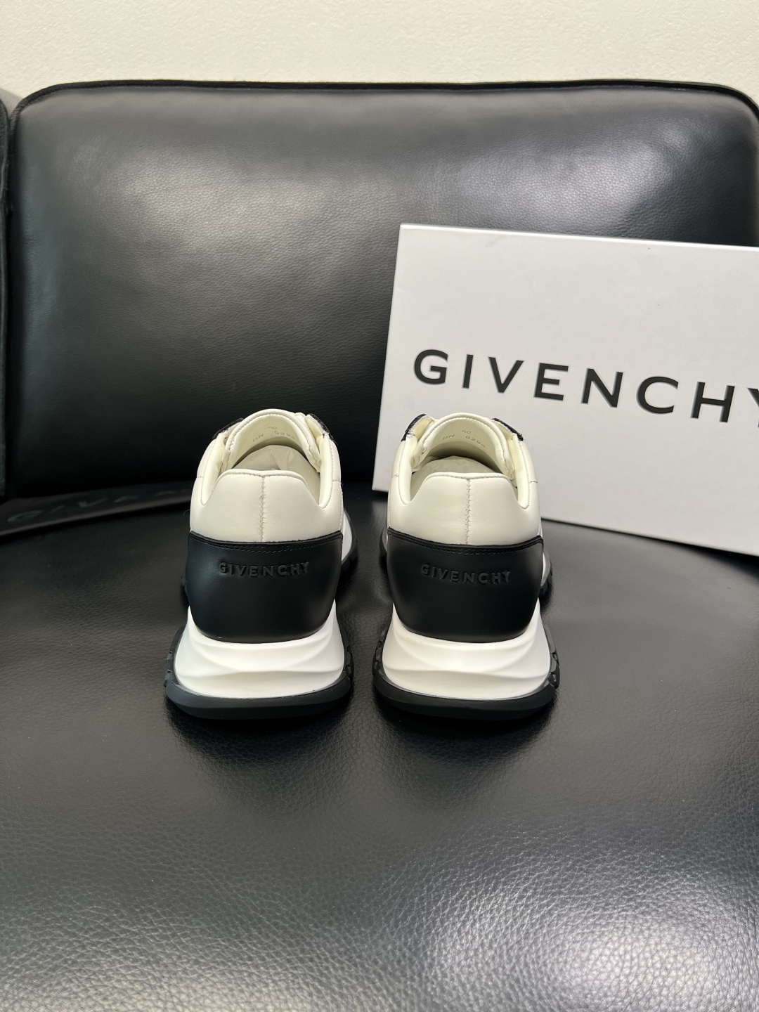 ⚠️只换码不退⚠️ Givenchy 高品质 纪梵希 顶级工艺品 专柜新品同步，鞋面意大利进口牛皮拼布面