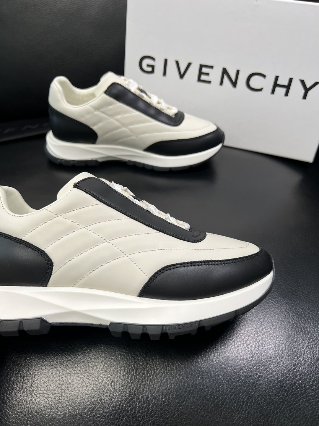 ⚠️只换码不退⚠️ Givenchy 高品质 纪梵希 顶级工艺品 专柜新品同步，鞋面意大利进口牛皮拼布面