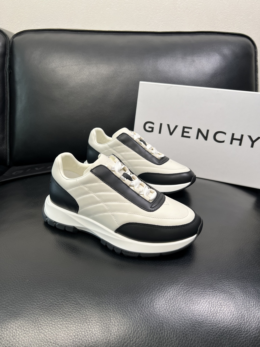 ⚠️只换码不退⚠️ Givenchy 高品质 纪梵希 顶级工艺品 专柜新品同步，鞋面意大利进口牛皮拼布面