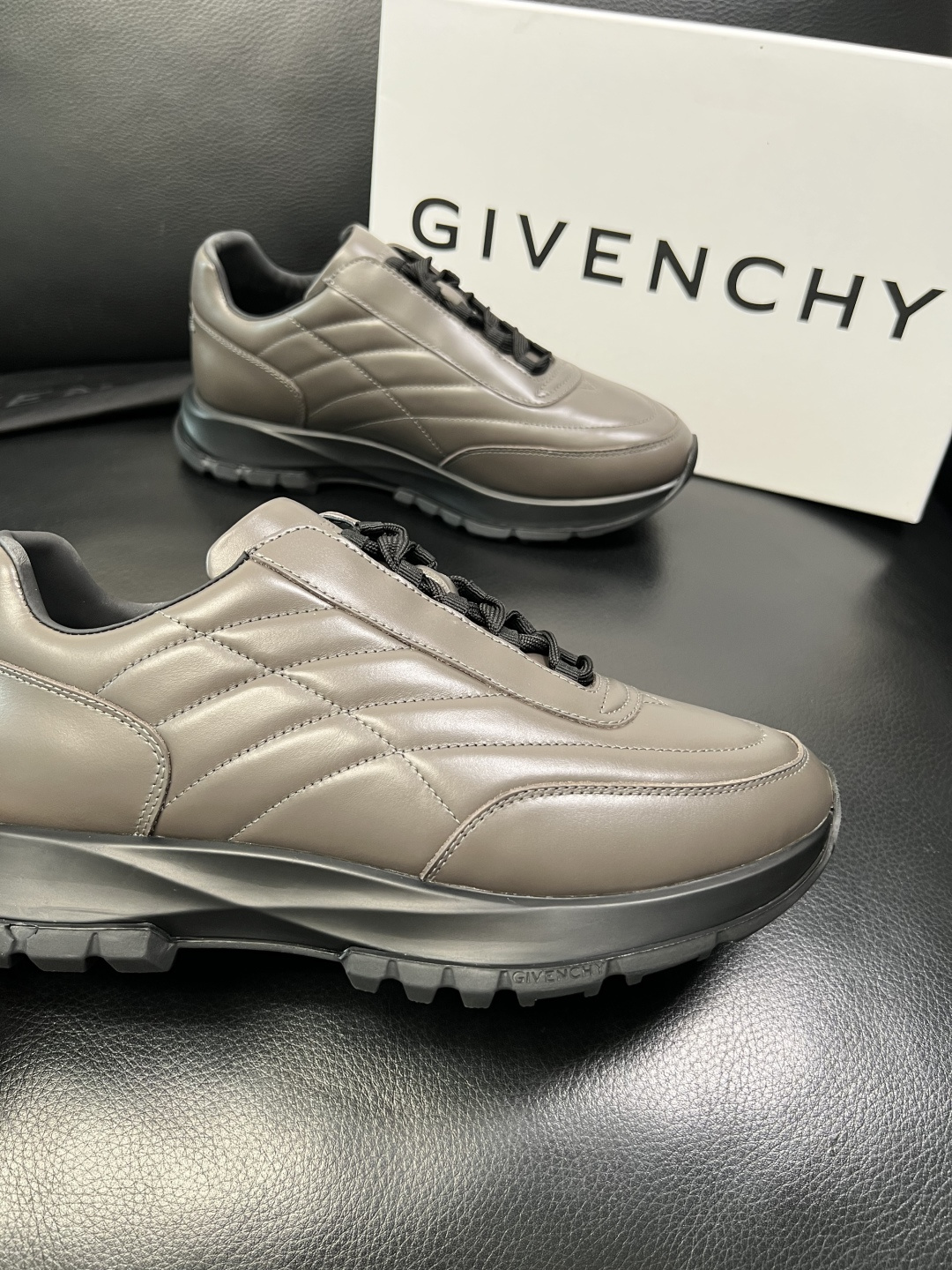 ⚠️只换码不退⚠️ Givenchy 高品质 纪梵希 顶级工艺品 专柜新品同步，鞋面意大利进口牛皮拼布面