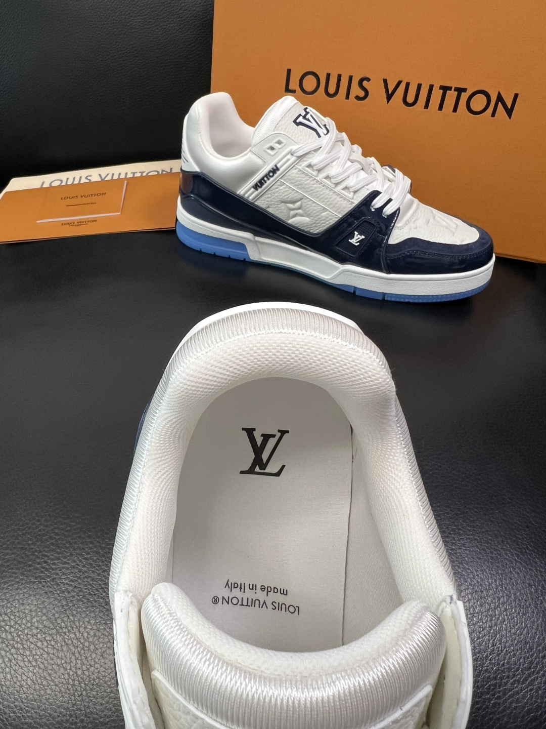 Lv 高品质 顶级工艺品 路易威登，专柜同步原厂配置，鞋面意大利进口，高品质拼接缤纷色彩复杂工艺品，进口