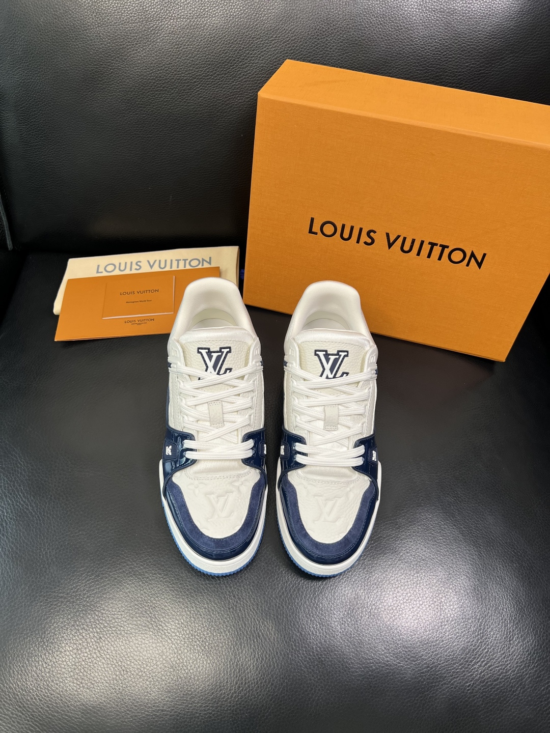 Lv 高品质 顶级工艺品 路易威登，专柜同步原厂配置，鞋面意大利进口，高品质拼接缤纷色彩复杂工艺品，进口