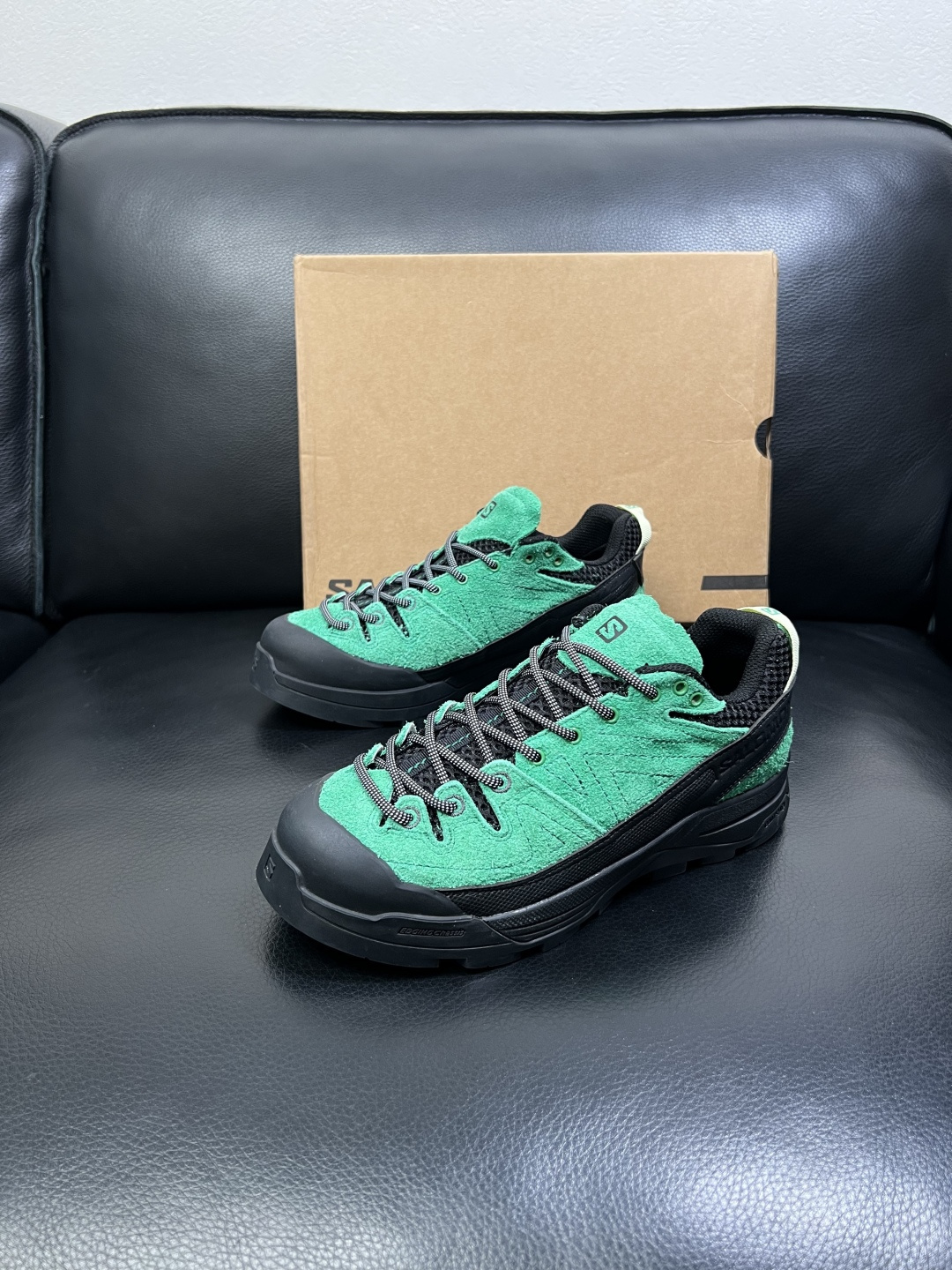 Salomo 高品质 顶级工艺品 萨洛蒙 专柜新品同步，鞋面意大利进口牛皮面料，进口水染牛皮内里垫，鞋底