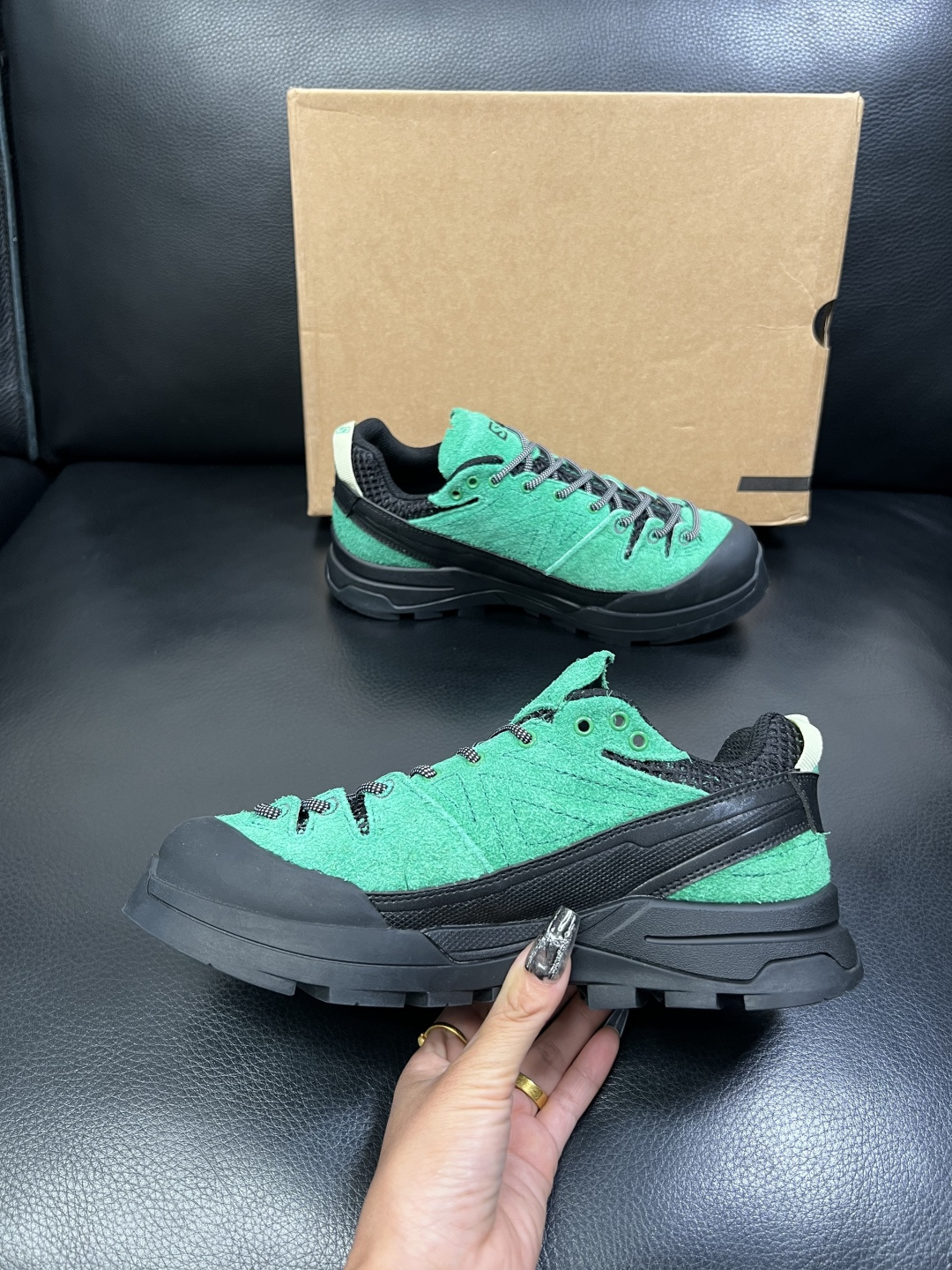 Salomo 高品质 顶级工艺品 萨洛蒙 专柜新品同步，鞋面意大利进口牛皮面料，进口水染牛皮内里垫，鞋底