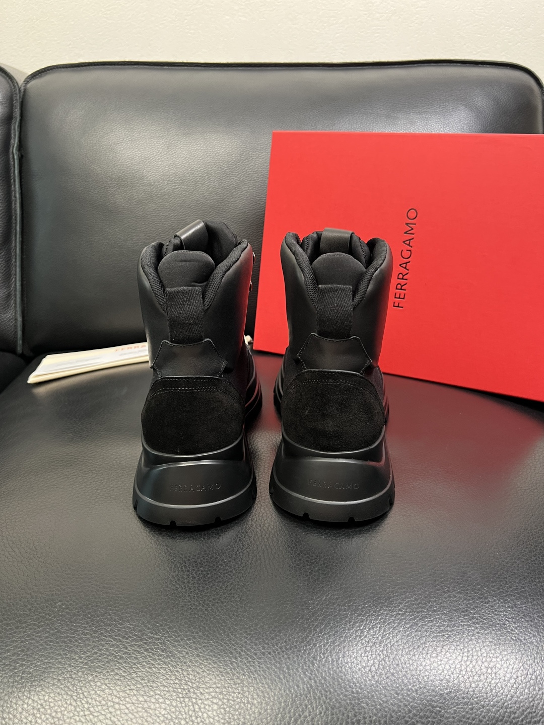 Ferragamo 高品质 顶级工艺品 菲拉格慕 靴子高帮专柜同步发售原厂配置，意大利进口原版牛皮，进口