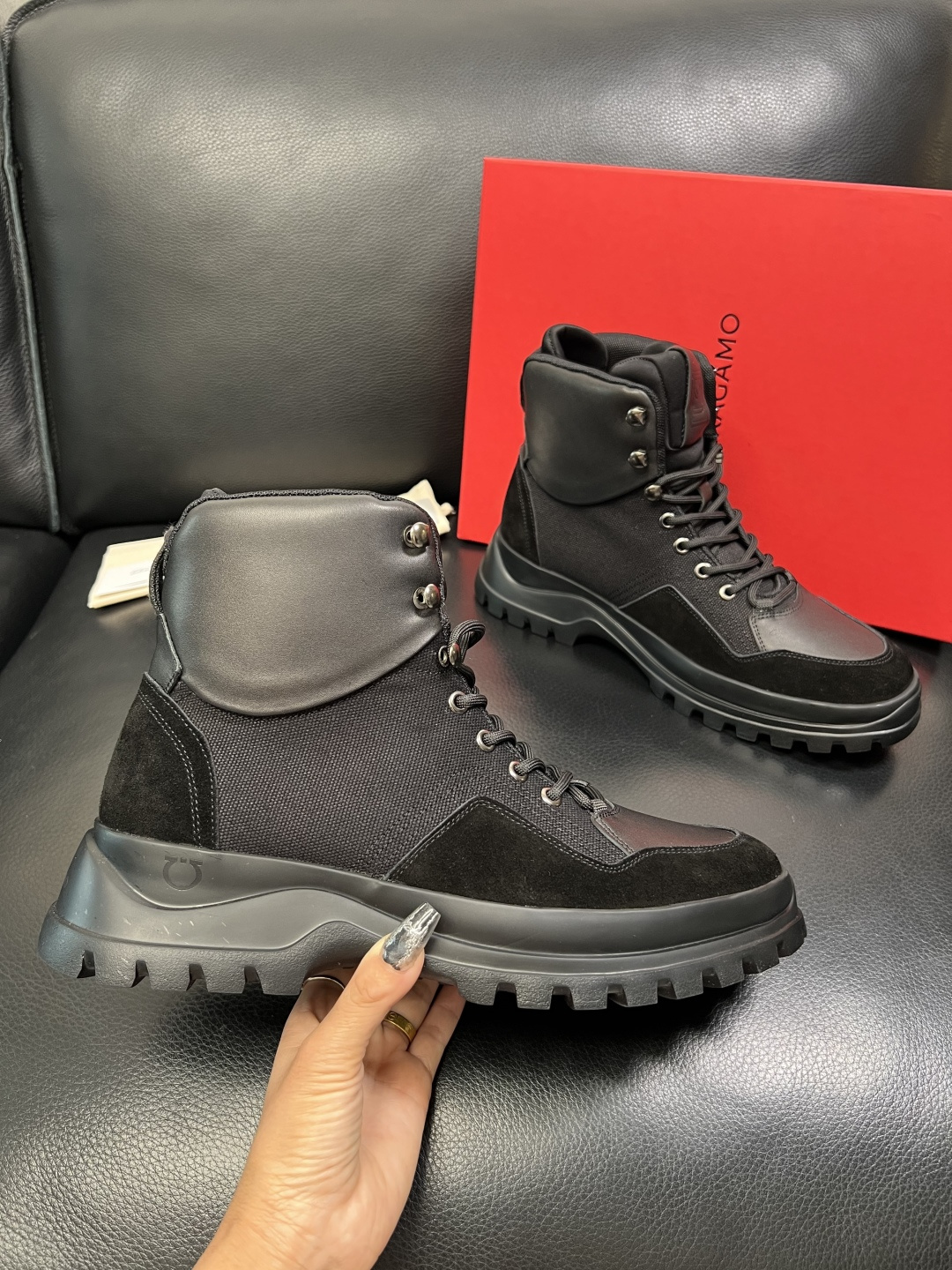 Ferragamo 高品质 顶级工艺品 菲拉格慕 靴子高帮专柜同步发售原厂配置，意大利进口原版牛皮，进口