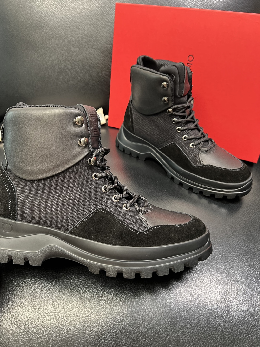 Ferragamo 高品质 顶级工艺品 菲拉格慕 靴子高帮专柜同步发售原厂配置，意大利进口原版牛皮，进口