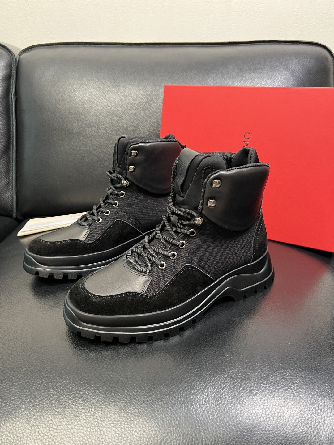 Ferragamo 高品质 顶级工艺品 菲拉格慕 靴子高帮专柜同步发售原厂配置，意大利进口原版牛皮，进口