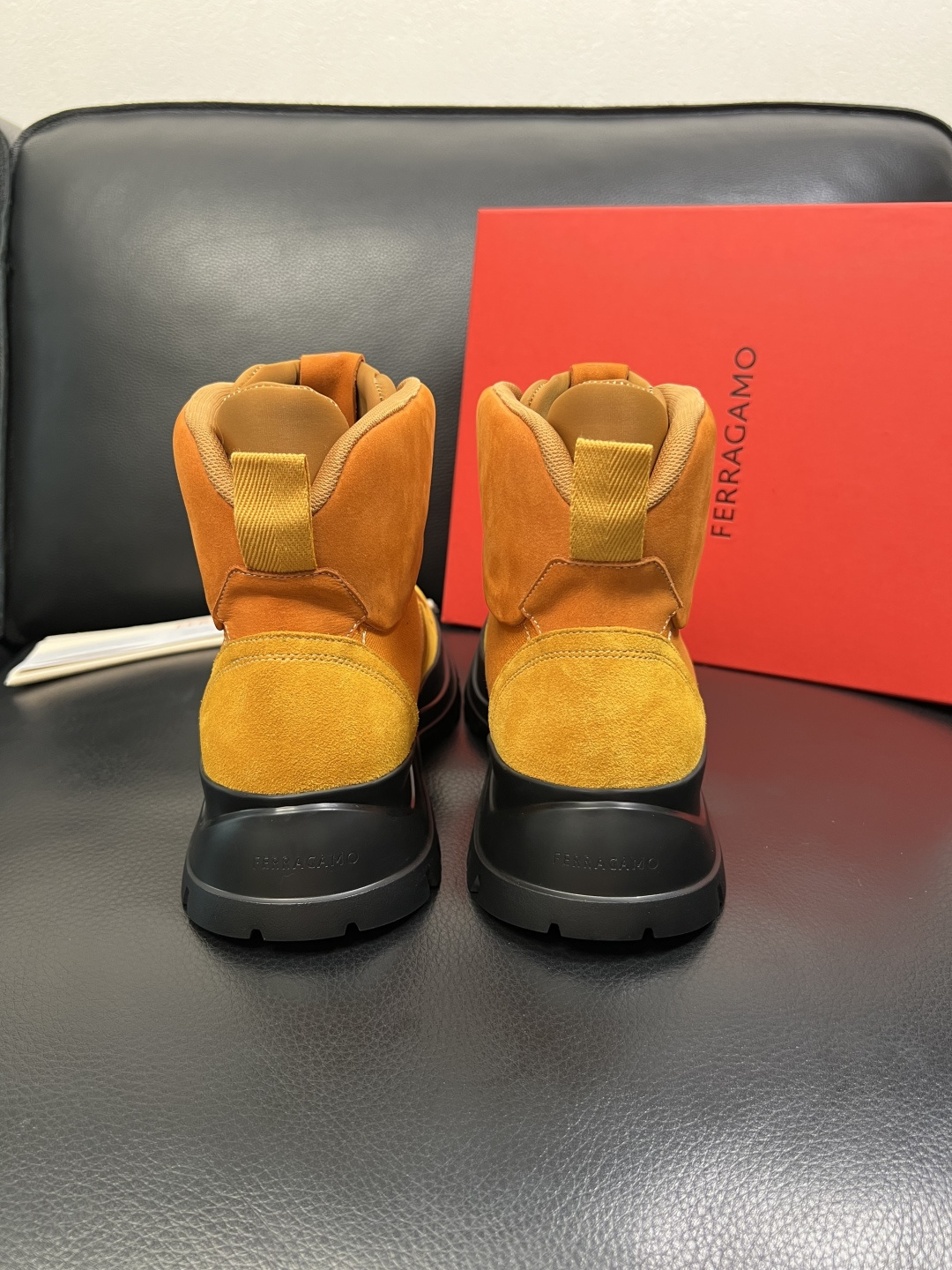 Ferragamo 高品质 顶级工艺品 菲拉格慕 靴子高帮专柜同步发售原厂配置，意大利进口原版牛皮，进口