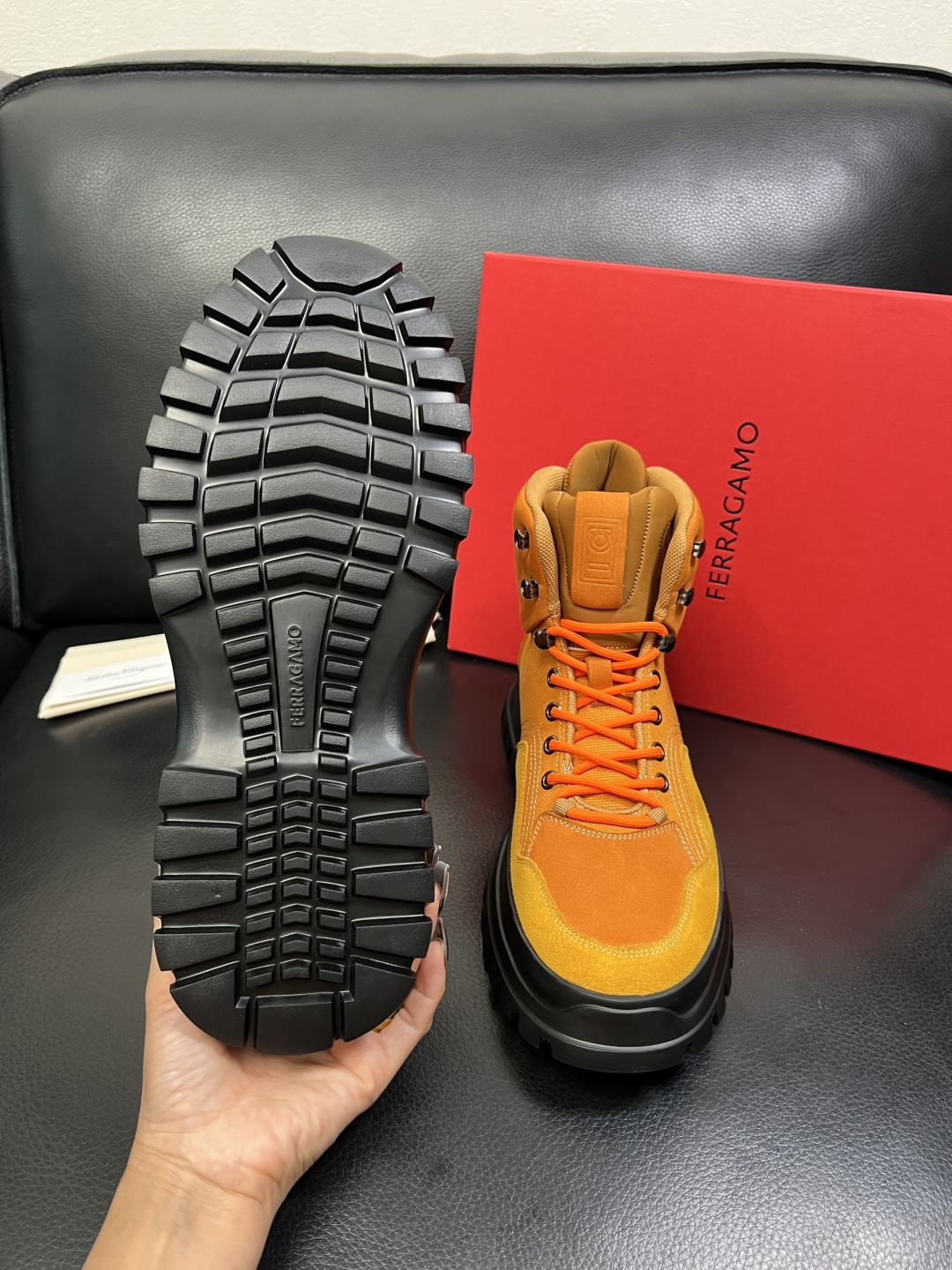 Ferragamo 高品质 顶级工艺品 菲拉格慕 靴子高帮专柜同步发售原厂配置，意大利进口原版牛皮，进口