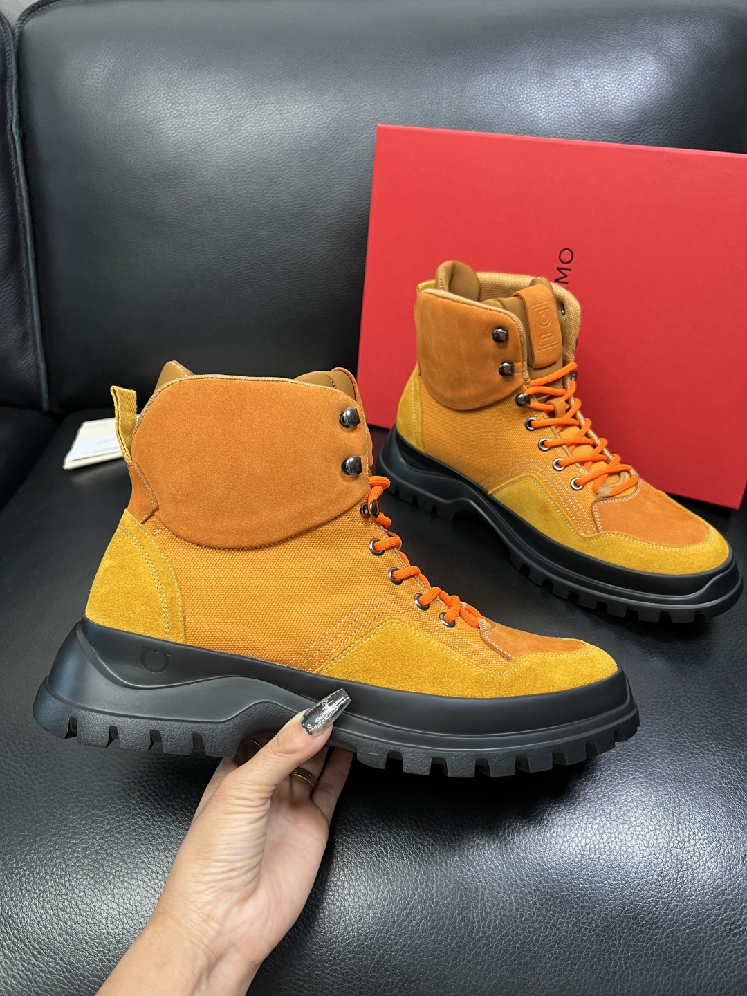 Ferragamo 高品质 顶级工艺品 菲拉格慕 靴子高帮专柜同步发售原厂配置，意大利进口原版牛皮，进口