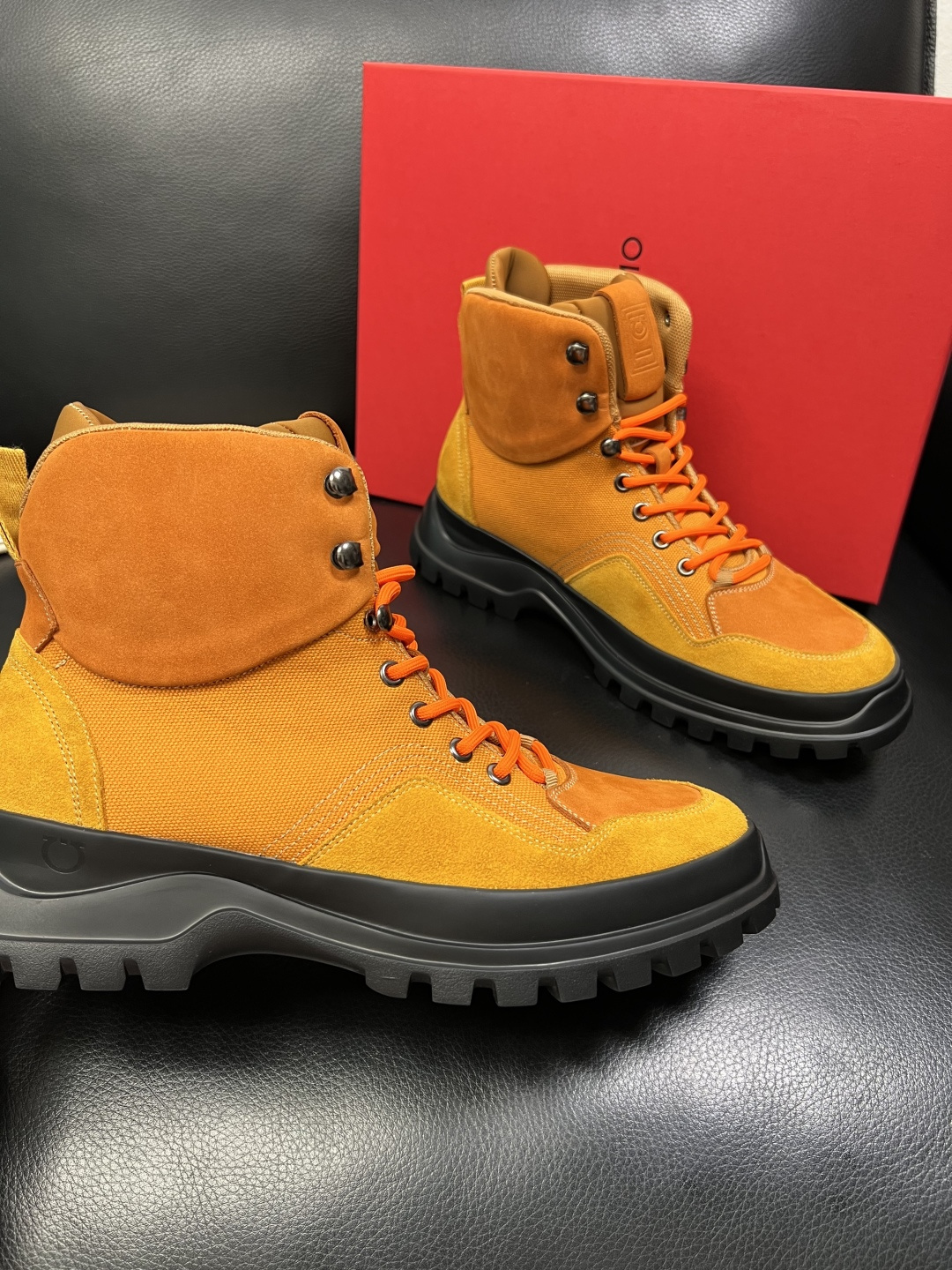 Ferragamo 高品质 顶级工艺品 菲拉格慕 靴子高帮专柜同步发售原厂配置，意大利进口原版牛皮，进口