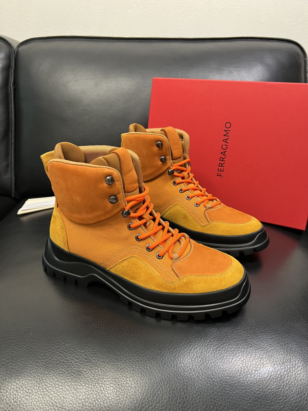 Ferragamo 高品质 顶级工艺品 菲拉格慕 靴子高帮专柜同步发售原厂配置，意大利进口原版牛皮，进口