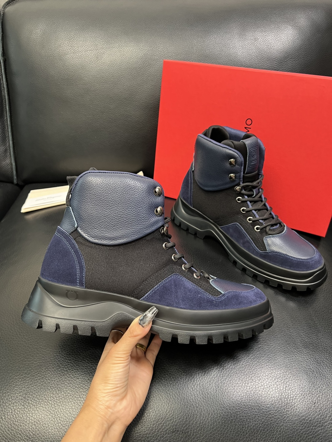 Ferragamo 高品质 顶级工艺品 菲拉格慕 靴子高帮专柜同步发售原厂配置，意大利进口原版牛皮，进口