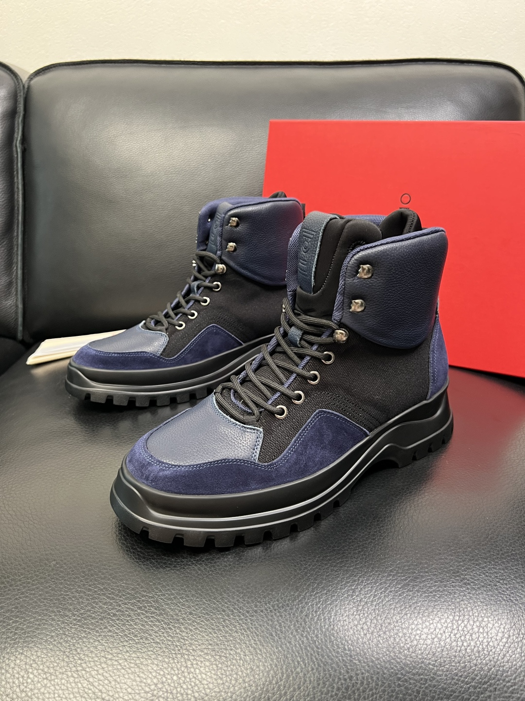 Ferragamo 高品质 顶级工艺品 菲拉格慕 靴子高帮专柜同步发售原厂配置，意大利进口原版牛皮，进口