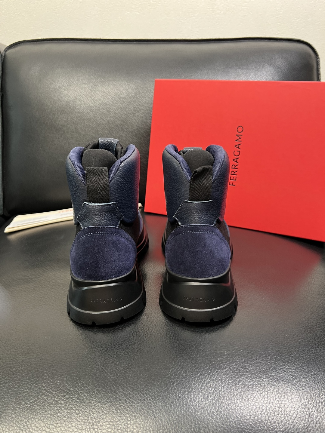 Ferragamo 高品质 顶级工艺品 菲拉格慕 靴子高帮专柜同步发售原厂配置，意大利进口原版牛皮，进口