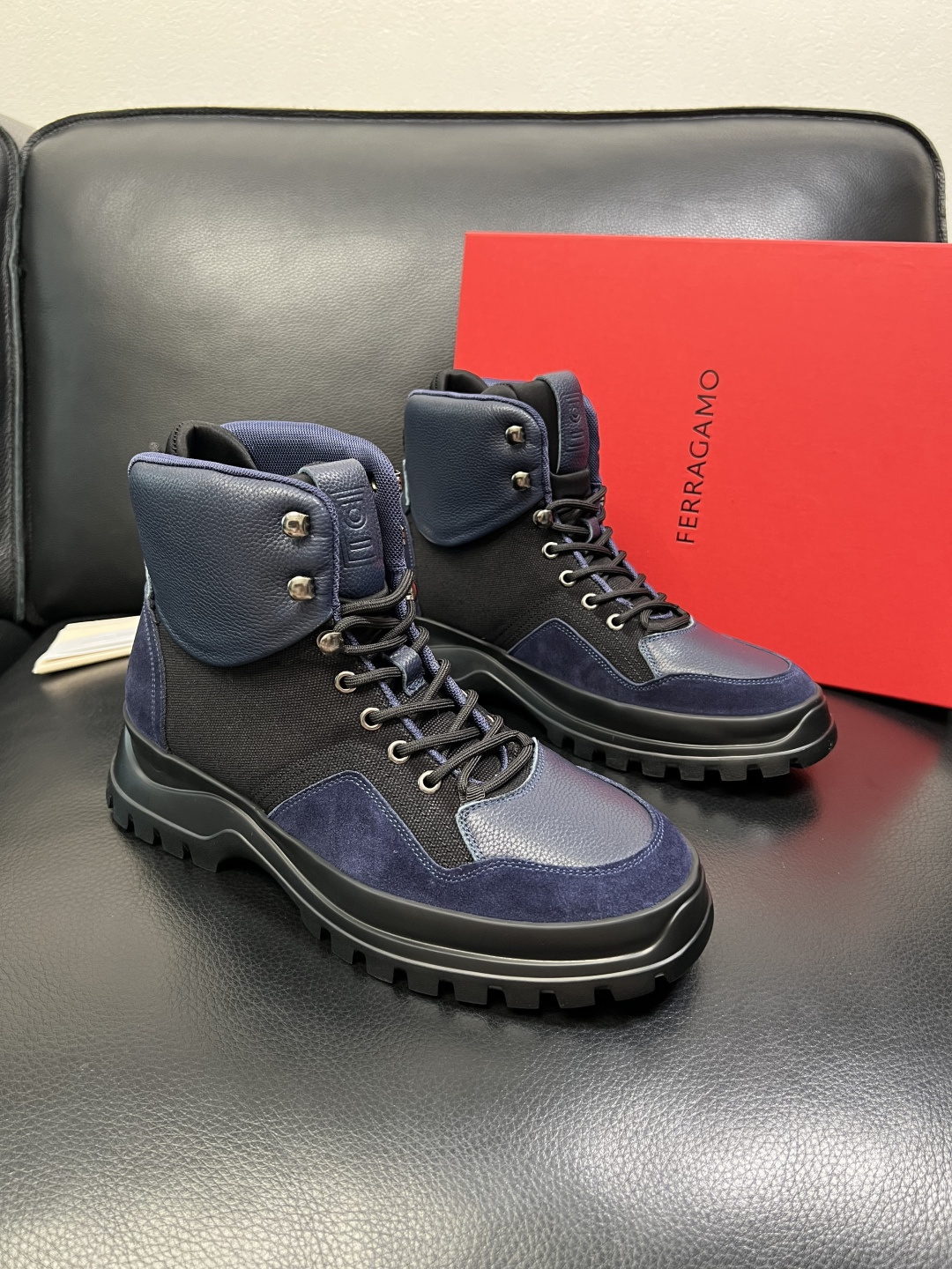 Ferragamo 高品质 顶级工艺品 菲拉格慕 靴子高帮专柜同步发售原厂配置，意大利进口原版牛皮，进口