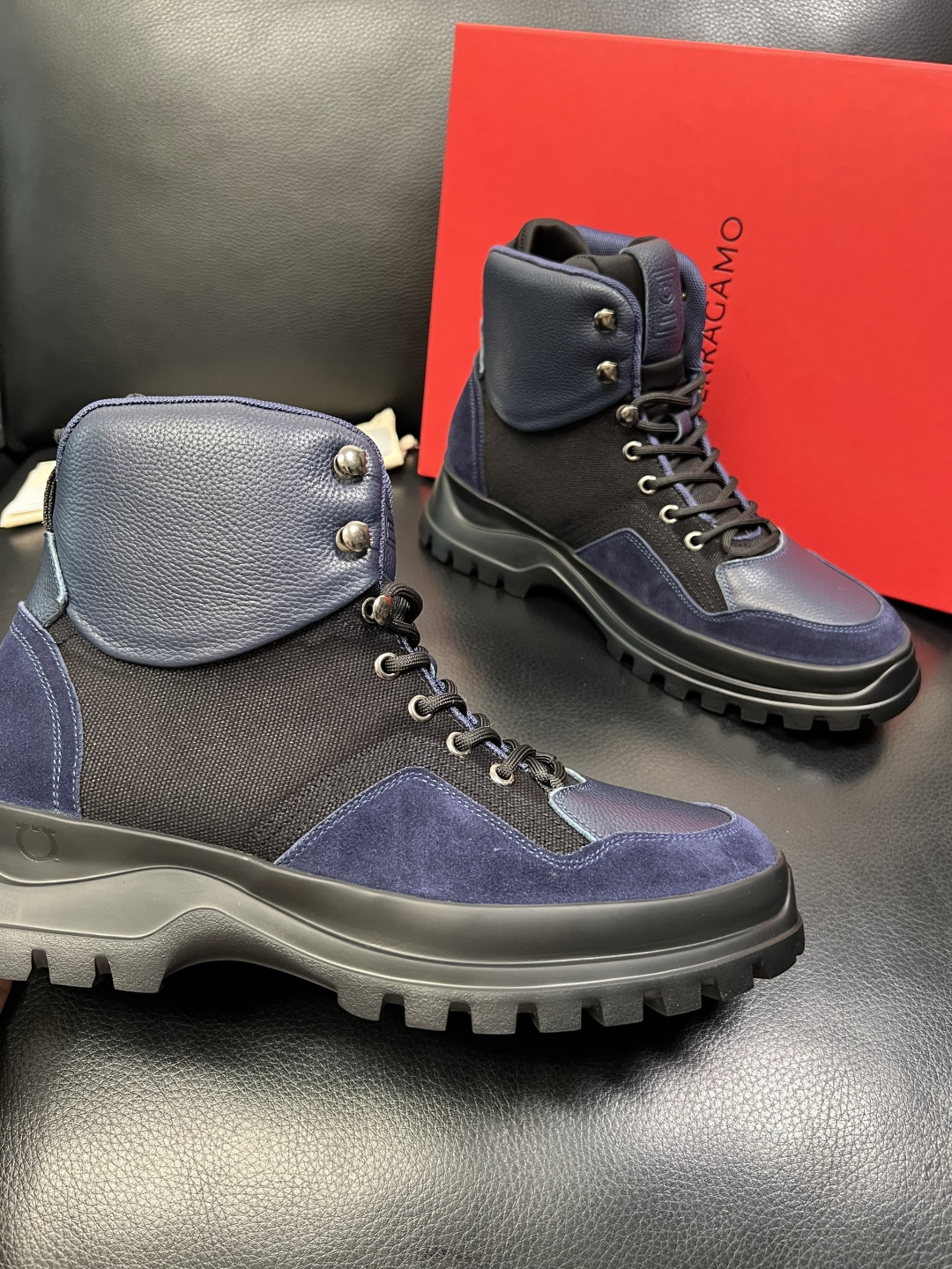 Ferragamo 高品质 顶级工艺品 菲拉格慕 靴子高帮专柜同步发售原厂配置，意大利进口原版牛皮，进口