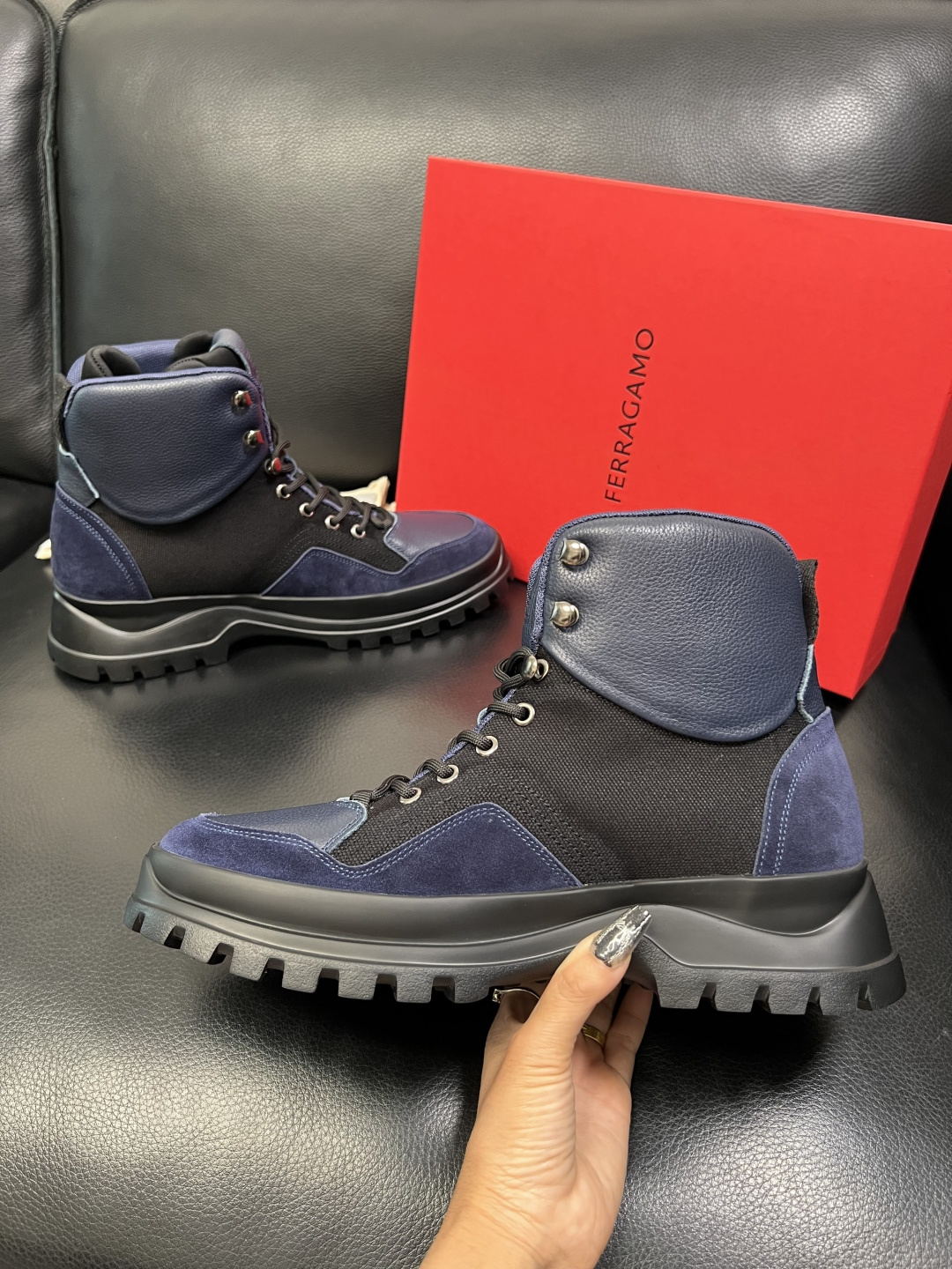 Ferragamo 高品质 顶级工艺品 菲拉格慕 靴子高帮专柜同步发售原厂配置，意大利进口原版牛皮，进口