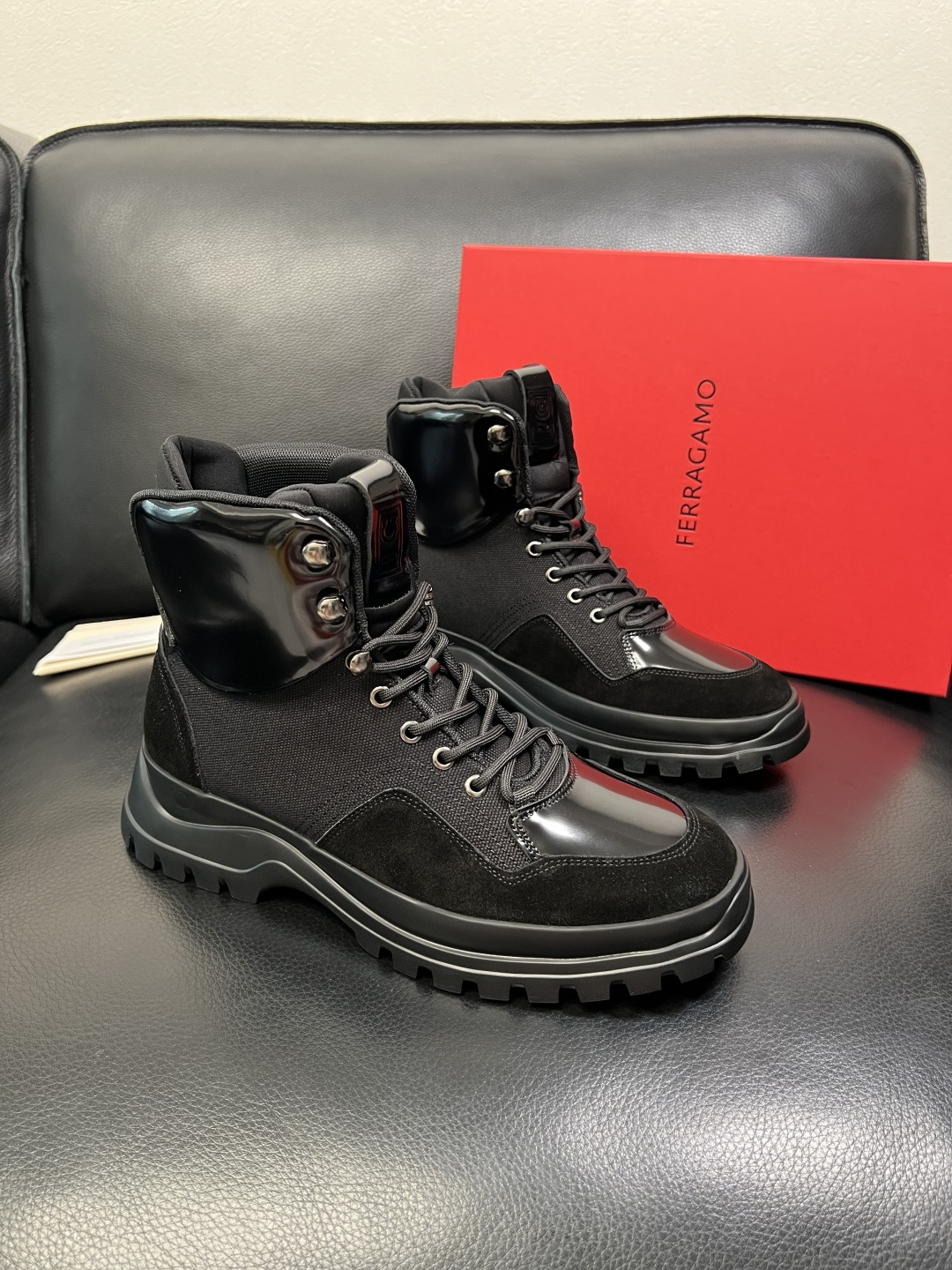 Ferragamo 高品质 顶级工艺品 菲拉格慕 靴子高帮专柜同步发售原厂配置，意大利进口原版牛皮，进口