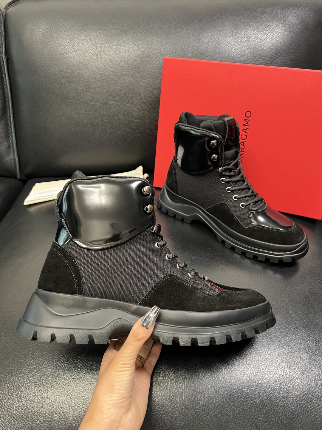 Ferragamo 高品质 顶级工艺品 菲拉格慕 靴子高帮专柜同步发售原厂配置，意大利进口原版牛皮，进口