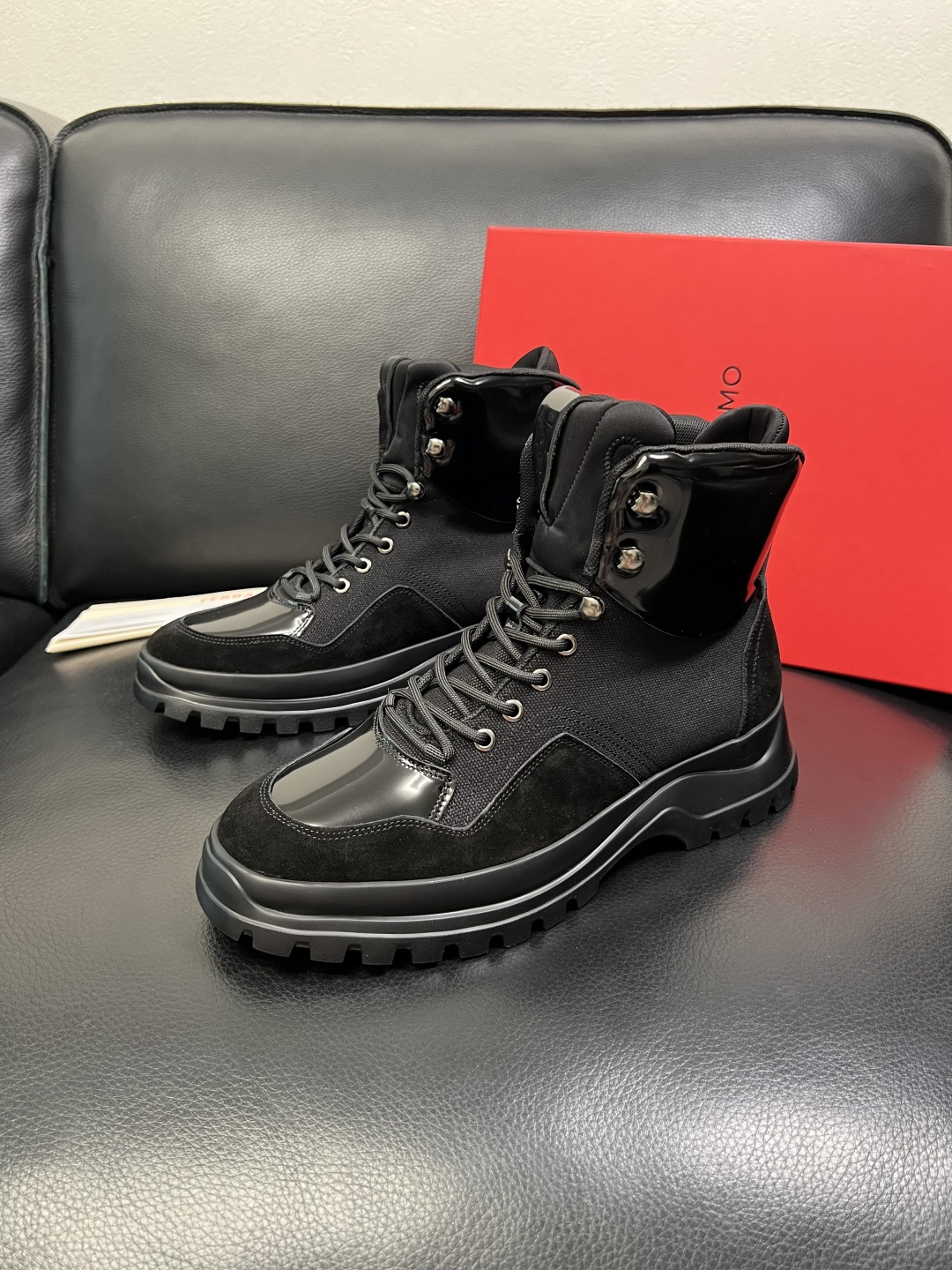 Ferragamo 高品质 顶级工艺品 菲拉格慕 靴子高帮专柜同步发售原厂配置，意大利进口原版牛皮，进口