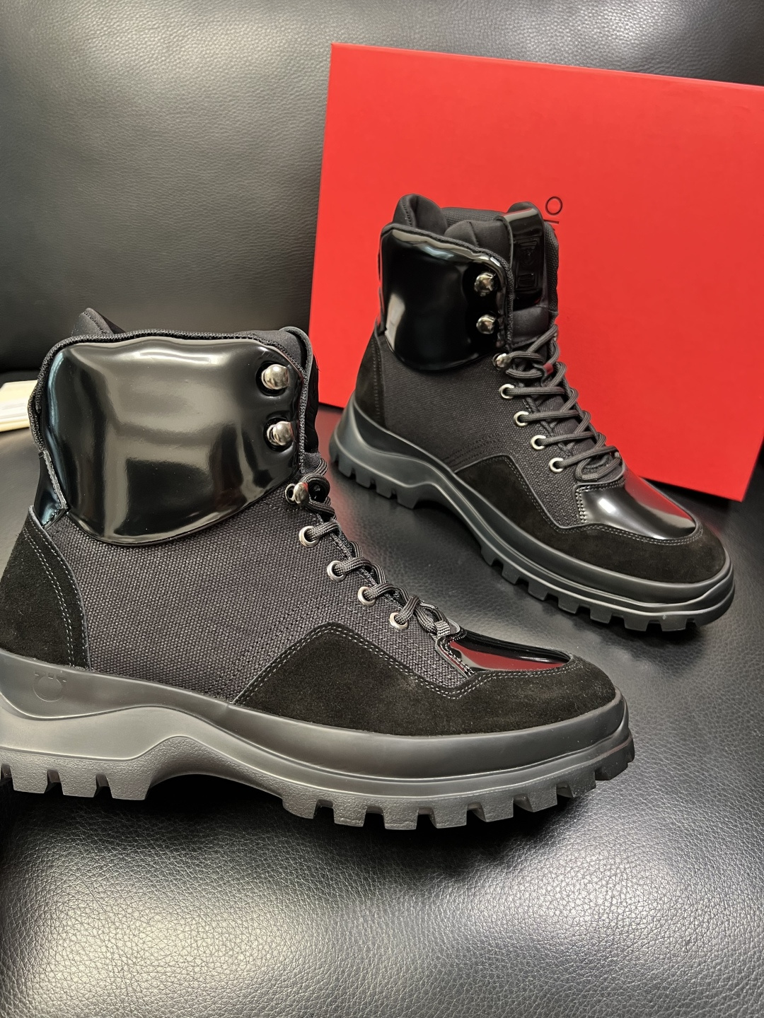 Ferragamo 高品质 顶级工艺品 菲拉格慕 靴子高帮专柜同步发售原厂配置，意大利进口原版牛皮，进口