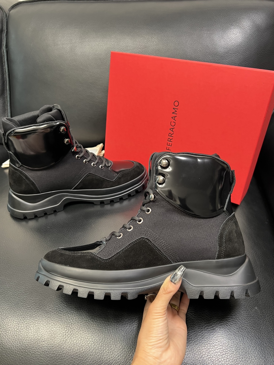 Ferragamo 高品质 顶级工艺品 菲拉格慕 靴子高帮专柜同步发售原厂配置，意大利进口原版牛皮，进口