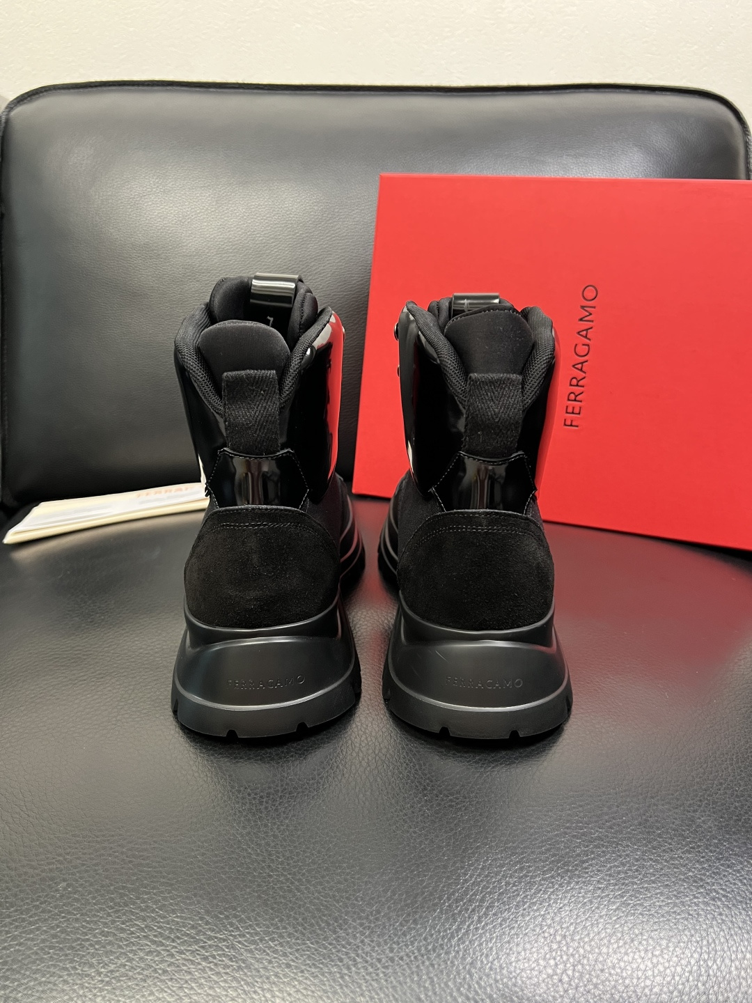 Ferragamo 高品质 顶级工艺品 菲拉格慕 靴子高帮专柜同步发售原厂配置，意大利进口原版牛皮，进口