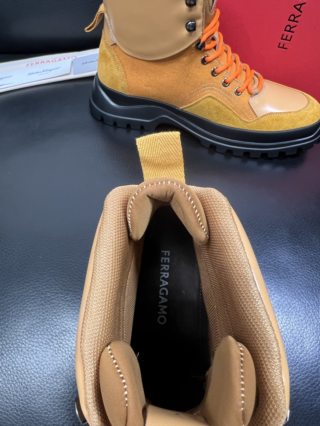 Ferragamo 高品质 顶级工艺品 菲拉格慕 靴子高帮专柜同步发售原厂配置，意大利进口原版牛皮，进口