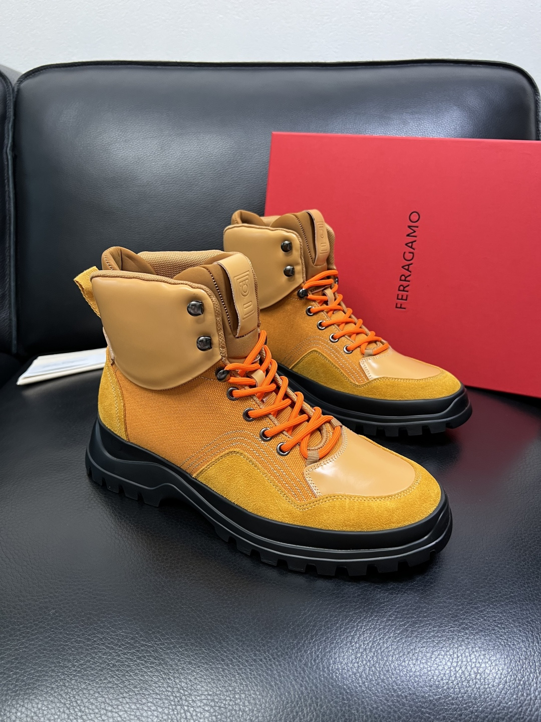 Ferragamo 高品质 顶级工艺品 菲拉格慕 靴子高帮专柜同步发售原厂配置，意大利进口原版牛皮，进口