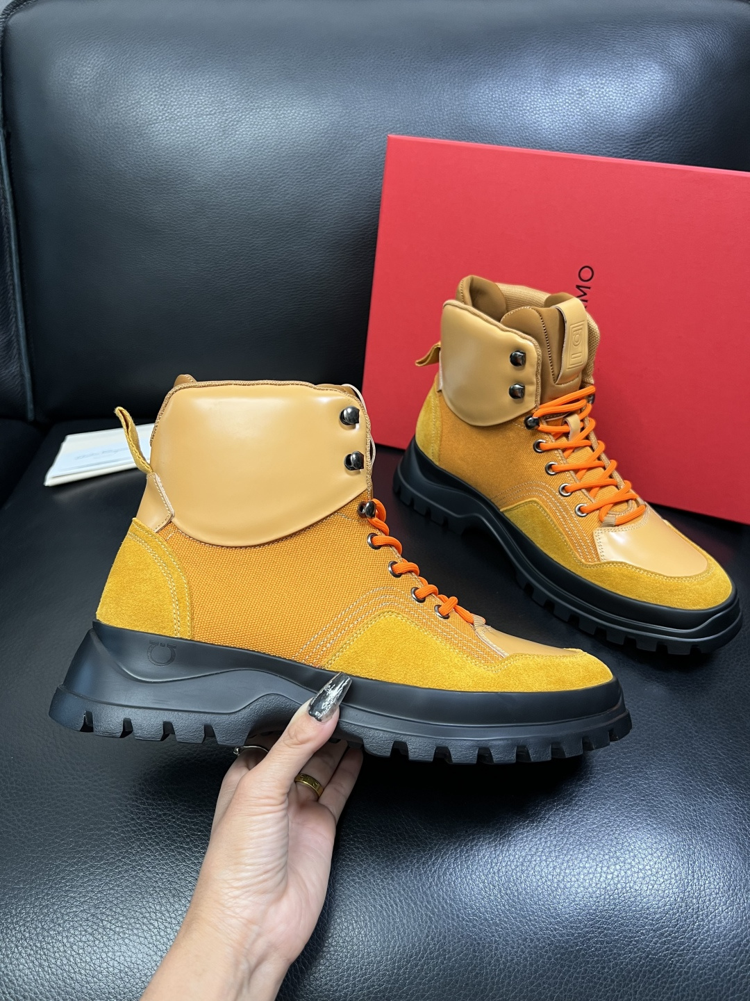 Ferragamo 高品质 顶级工艺品 菲拉格慕 靴子高帮专柜同步发售原厂配置，意大利进口原版牛皮，进口