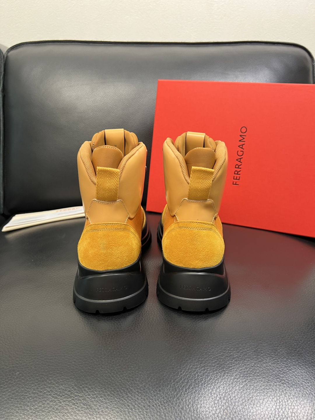 Ferragamo 高品质 顶级工艺品 菲拉格慕 靴子高帮专柜同步发售原厂配置，意大利进口原版牛皮，进口