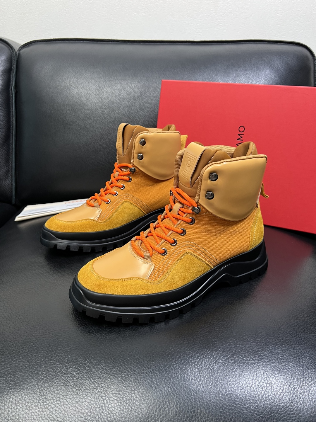 Ferragamo 高品质 顶级工艺品 菲拉格慕 靴子高帮专柜同步发售原厂配置，意大利进口原版牛皮，进口