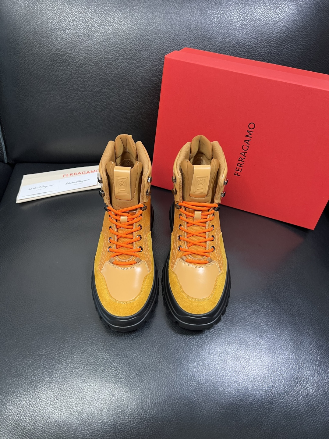 Ferragamo 高品质 顶级工艺品 菲拉格慕 靴子高帮专柜同步发售原厂配置，意大利进口原版牛皮，进口